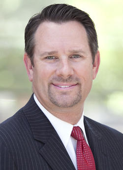 Headshot of Douglas Hoffner